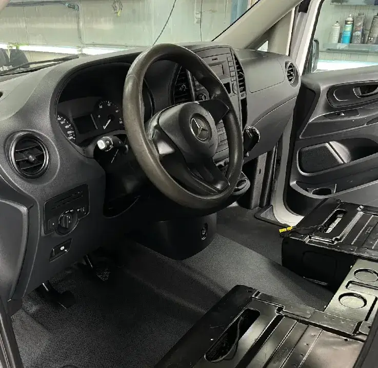 Schoon interieur van een Mercedes Vito